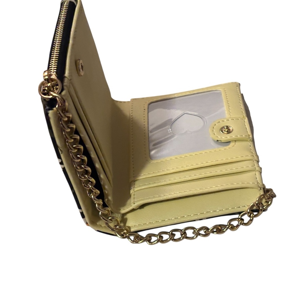 Betsey Johnson Daisy chain wallet - Picture 3 of 5